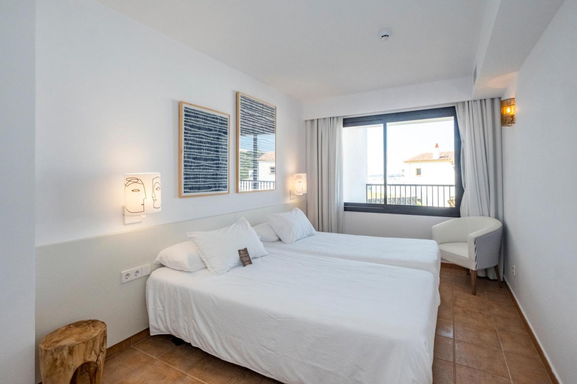 Calallonga Hotel Menorca Mahón Buitenkant foto