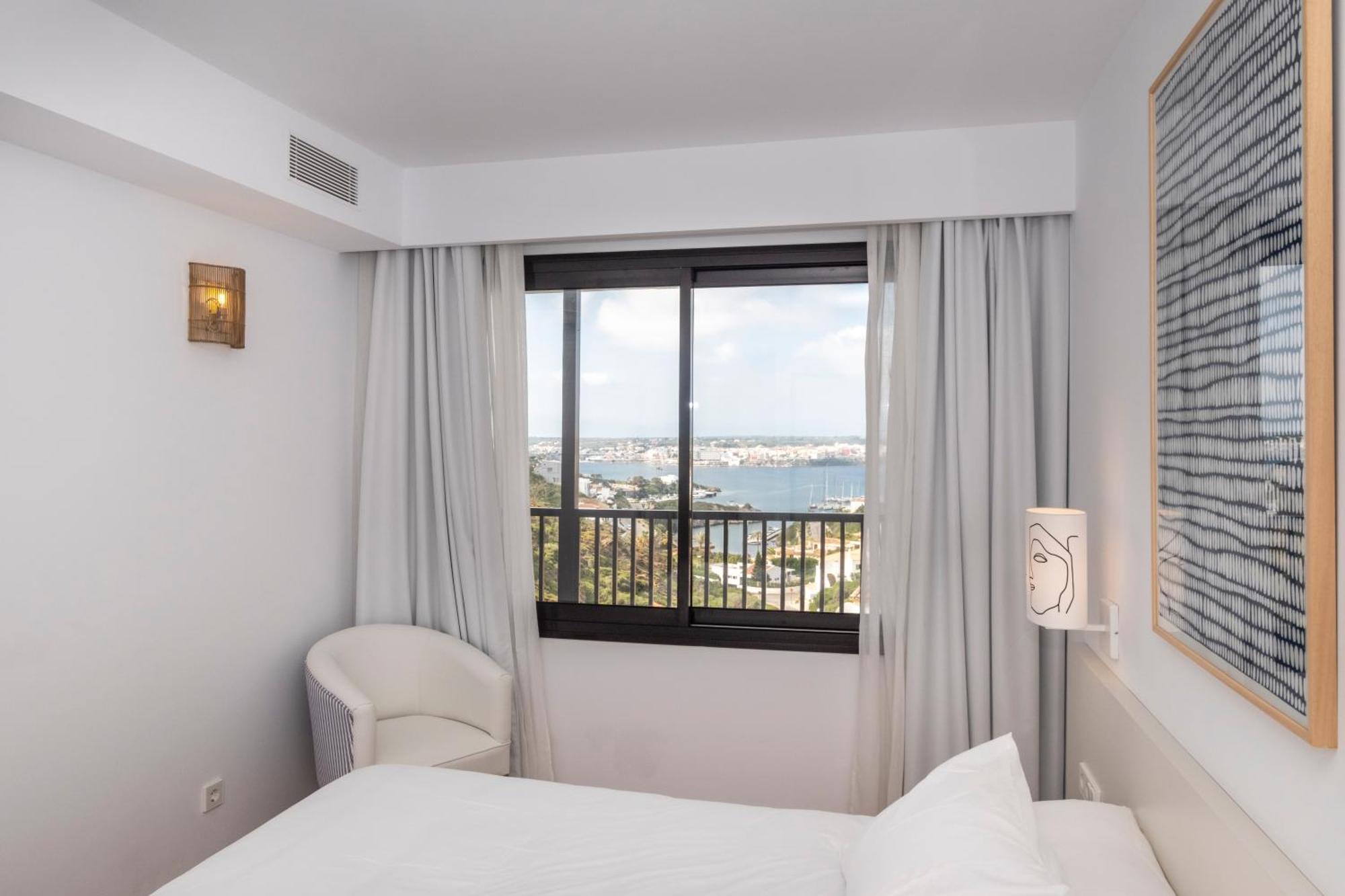 Calallonga Hotel Menorca Mahón Buitenkant foto